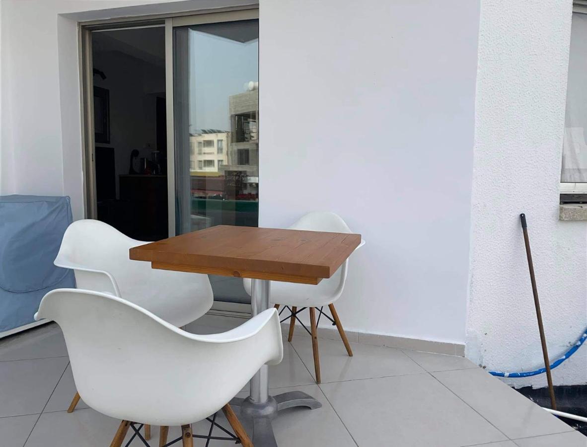 Beachside Apartment In Kato Paphos Lighthouse 81 Zewnętrze zdjęcie