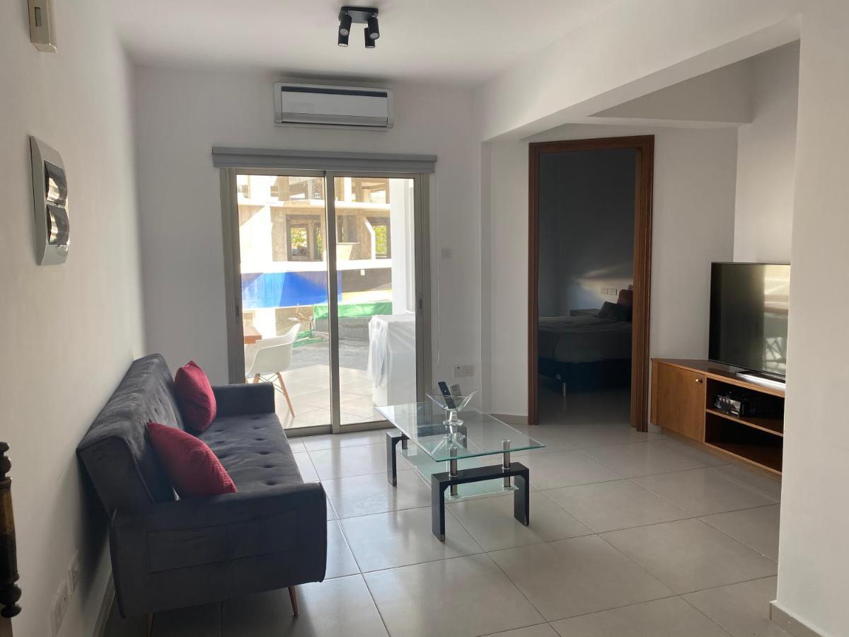 Beachside Apartment In Kato Paphos Lighthouse 81 Zewnętrze zdjęcie