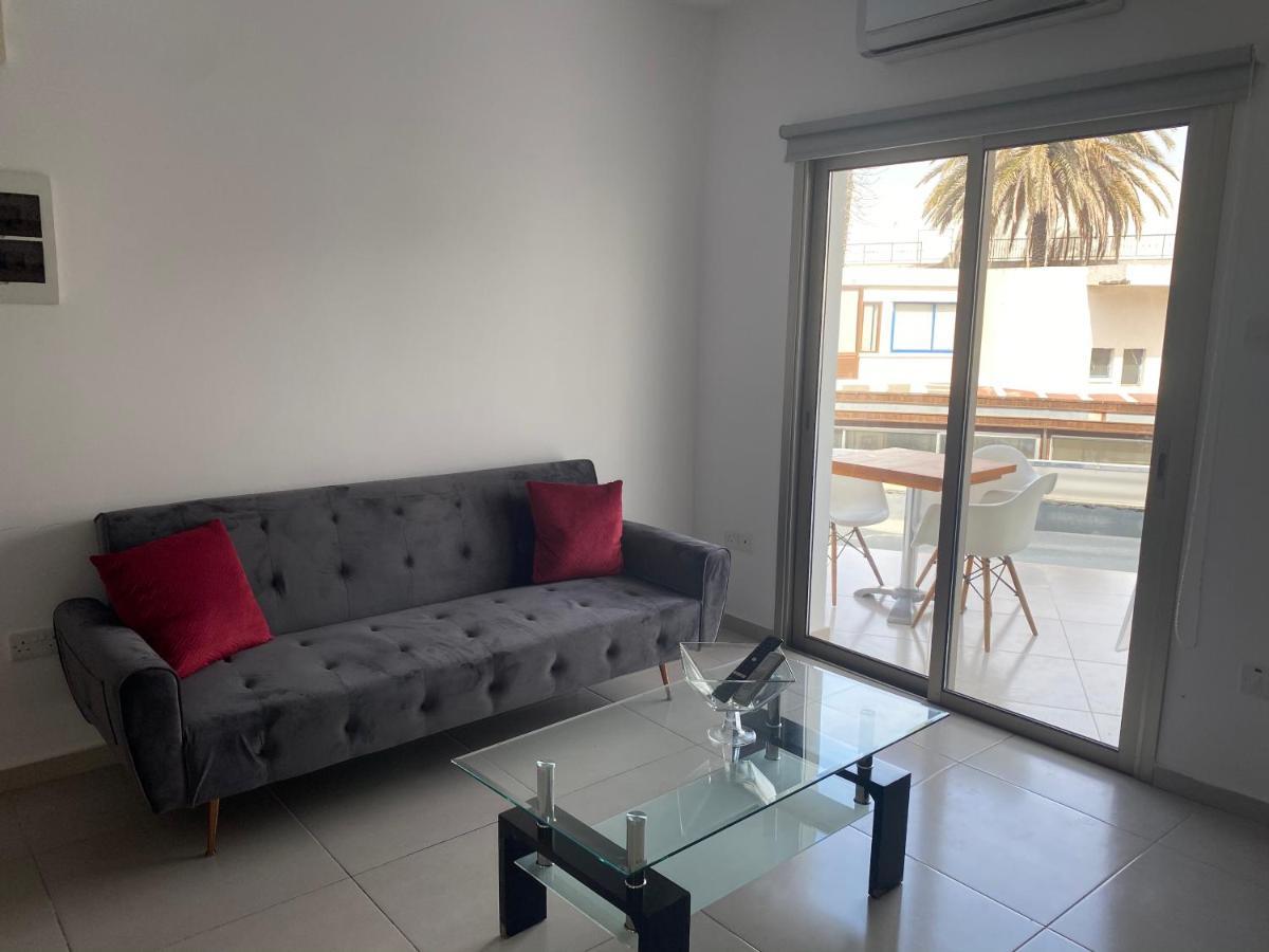 Beachside Apartment In Kato Paphos Lighthouse 81 Zewnętrze zdjęcie